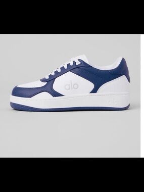 ALO Recovery Mode Sneaker - Navy/White W9/M7.5